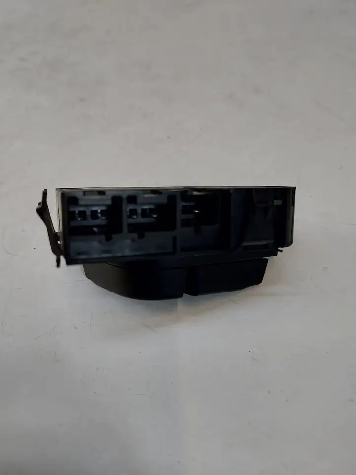 Mercedes-Benz C W204 (2007 - 2014)  A2048709010 Управление регулеровки сидений 