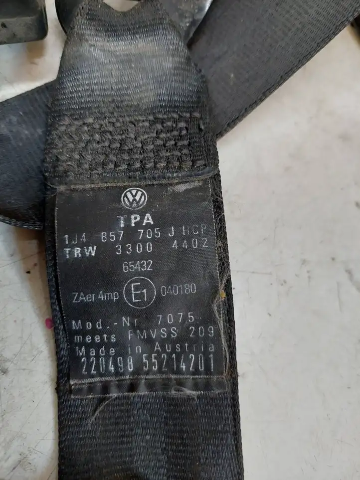 Volkswagen Golf IV (1998 - 2005) 1j4857705j Передний ремень безопасности — фото 3