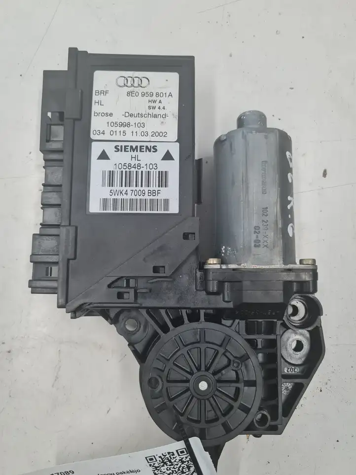 Audi A4 S4 B6 8E 8H (2000 - 2006) 8E0959801A Стеклоподъемник задней двери — фото 1
