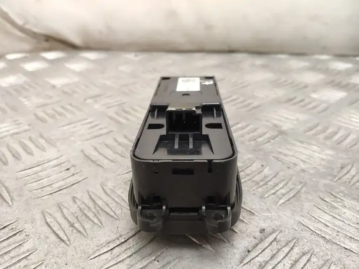 Volvo S60 (2010 - 2013) 31334345 Кнопка стеклоподъемников — фото 3