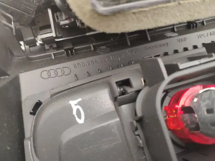 Audi Q5 SQ5 (2012 - 2017) 8R0864376B Другая деталь консоли (туннеля) — фото 3