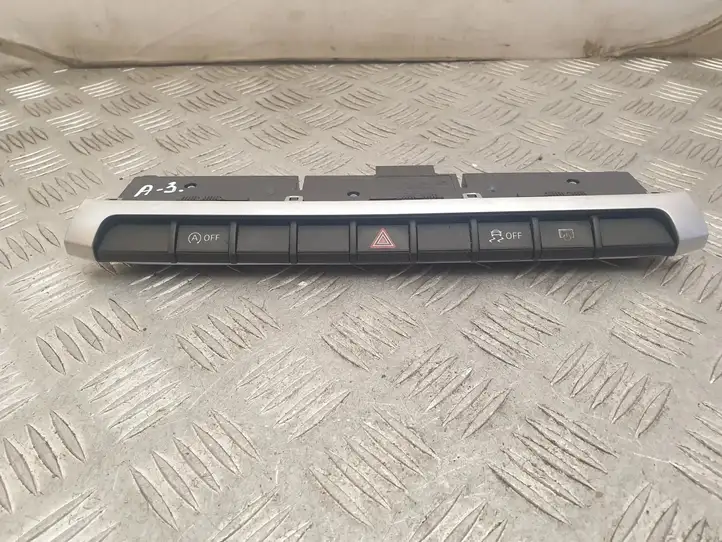 Audi A3/S3 8V (2012 - 2016) 8V0925301AT Кнопка фаркопа в багажнике — фото 1