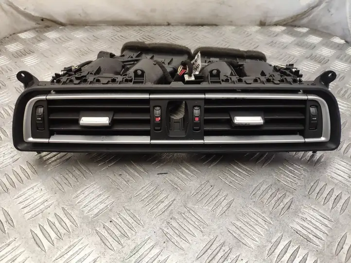 BMW 7 F01 (2008 - 2016) 9115860 Воздушная решетка панели — фото 1