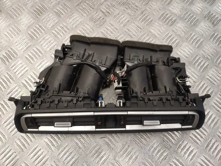 BMW 7 F01 (2008 - 2016) 9115860 Воздушная решетка панели — фото 2