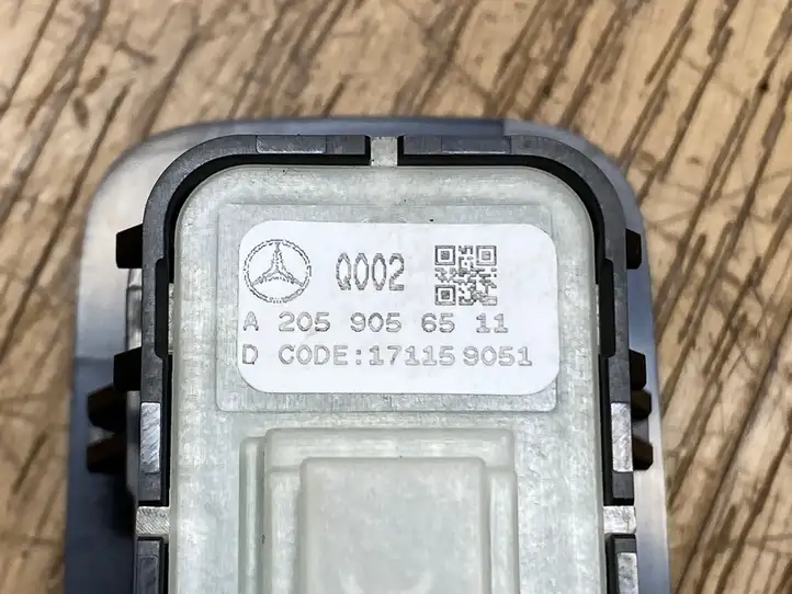 Mercedes-Benz C W205 (2014 - 2021) A2059056511 Другие включатели / ручки/ переключатели — фото 3