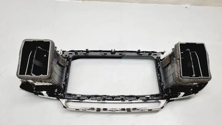Kia Sorento (2014 - 2017) 84740C5100CP7 Центральный воздушный дефлектор — фото 4