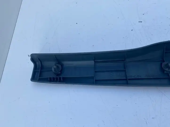 Toyota Avensis T220 (2000 - 2003) 5838705050 Отделка порога багажника — фото 9