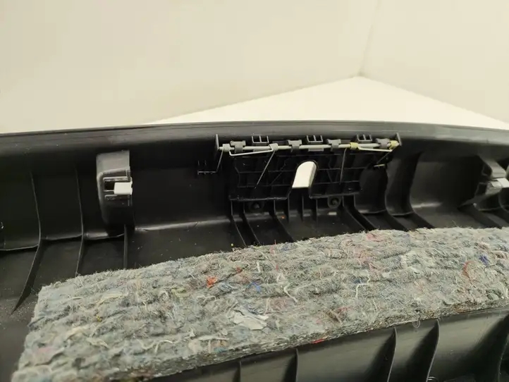 Volkswagen Golf VII (2013 - 2019) 5G6863459K Отделка порога багажника — фото 4
