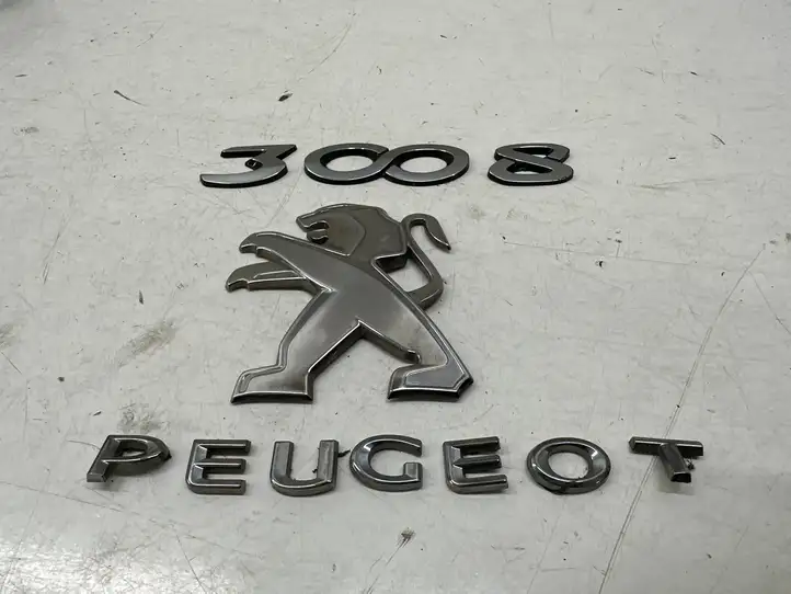 Peugeot 3008 II (2016 - 2023) Эмблема производителя — фото 1