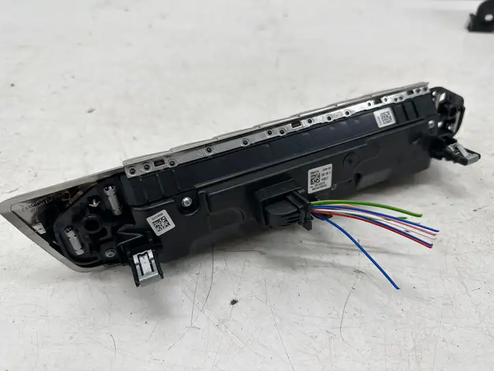 Peugeot 3008 II (2016 - 2023) 98249155DX Блок кнопок на панели — фото 3