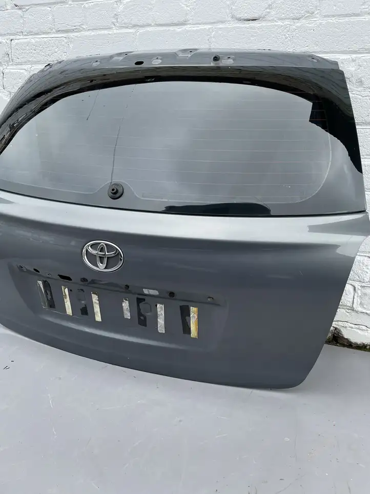 Toyota Avensis T250 (2006 - 2009) Крышка багажника — фото 2
