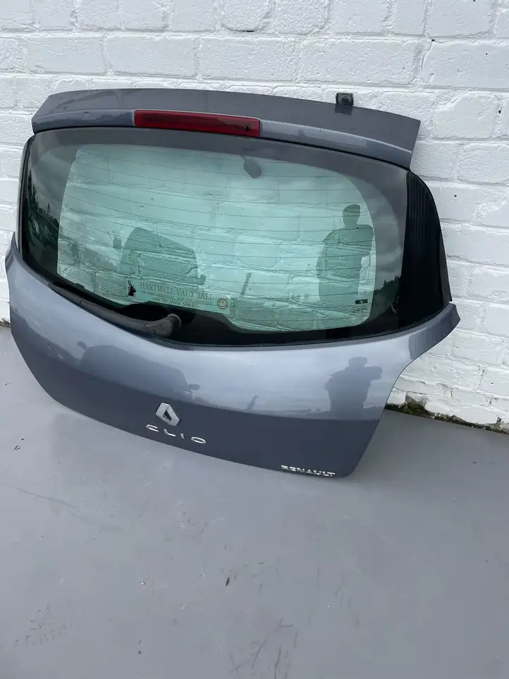 Renault Clio III (2005 - 2012) Крышка багажника — фото 3
