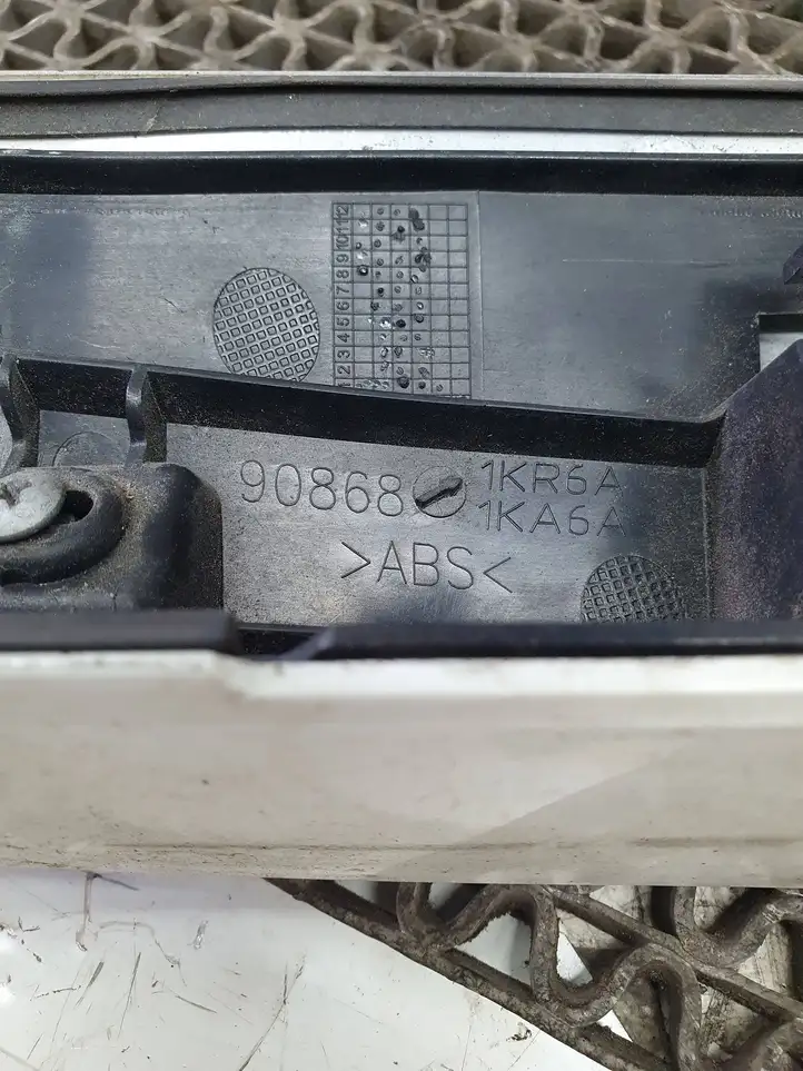 Nissan Juke I F15 (2010 - 2018) 908681KA6A Подсветка номера — фото 8