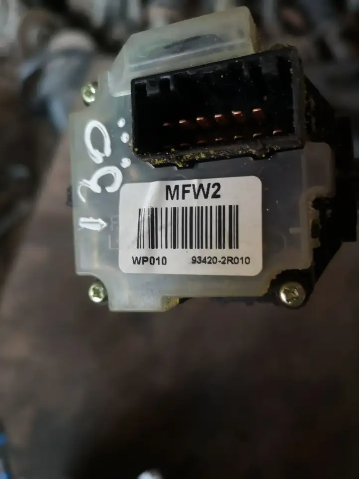 Hyundai i30 (2007 - 2012) 934202R010 Переключатель стеклоочистителей — фото 2
