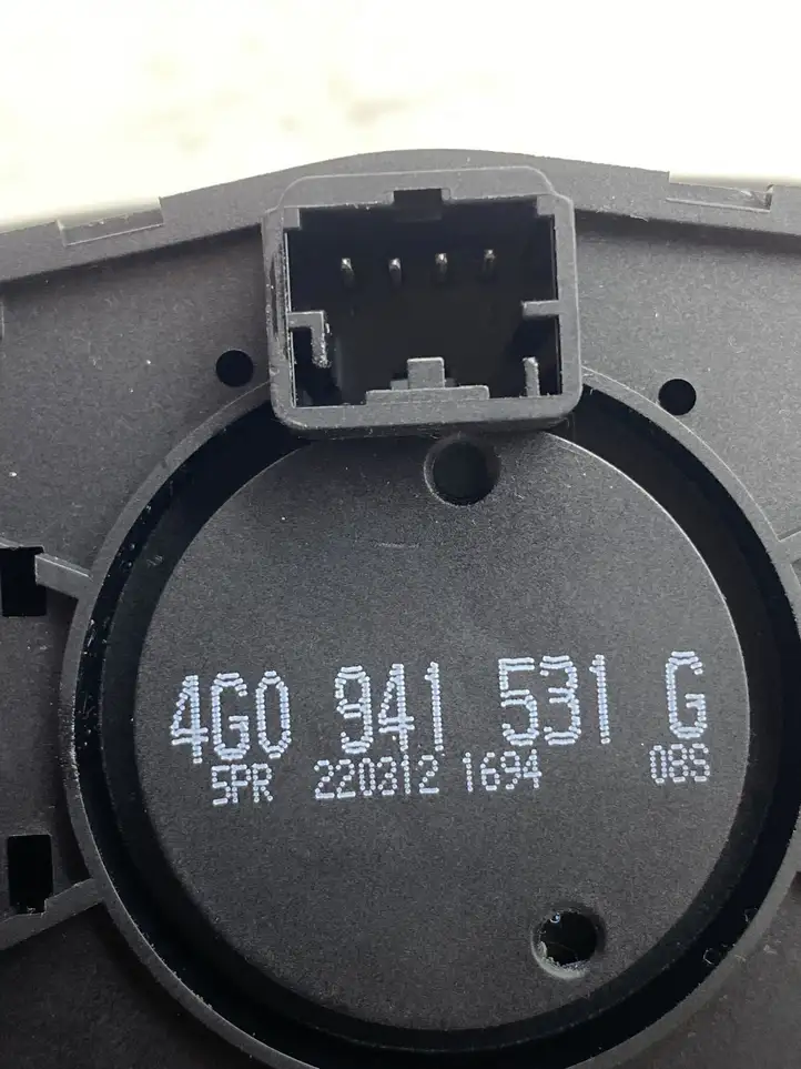 Audi A6 C7 (2011 - 2014) 4G0941531G Включатель фонарей — фото 3