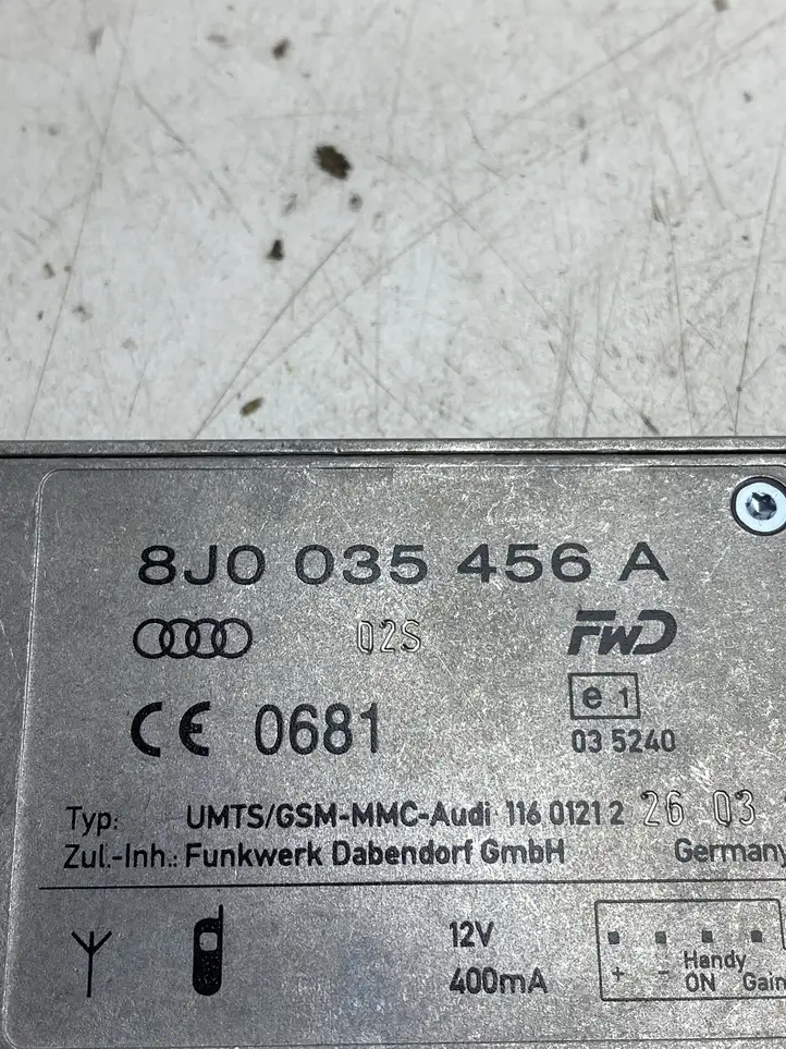 Audi A6 C7 (2011 - 2014) 8J0035456A Усилитель антенны — фото 4