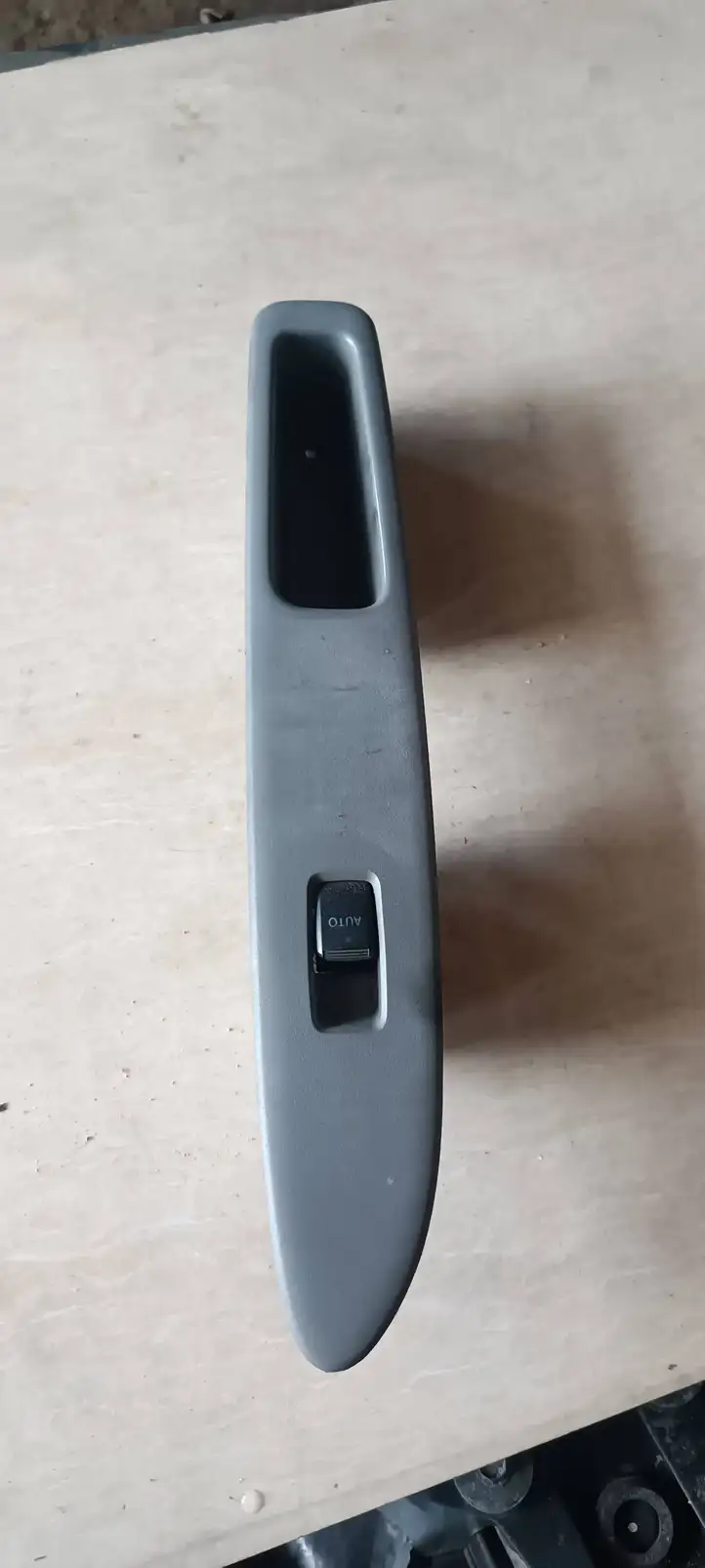 Toyota Avensis Verso (1995 - 2001) 7423144190 Блок кнопок стеклоподъемников — фото 1