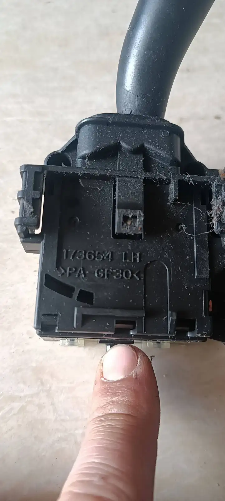 Toyota Avensis Verso (2001 - 2004) 173654 Переключатель стеклоочистителей — фото 2