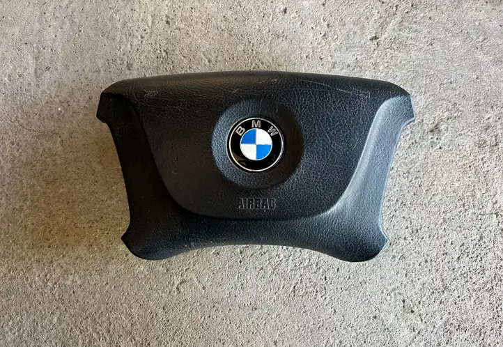 BMW 5 E39 (1996 - 2003) 565216106 Подушка безопасности руля — фото 1