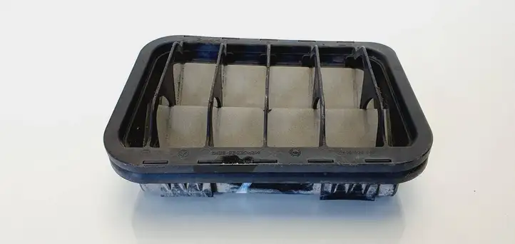 Mercedes-Benz C W203 (2000 - 2007) 2038300142 Вентиляционная решетка кузова — фото 1