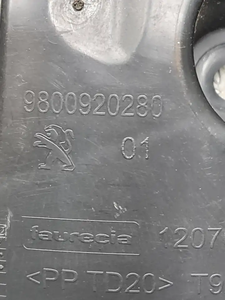 Peugeot 308 (2013 - 2021) 9800920280 Кронштейн заднего бампера — фото 5