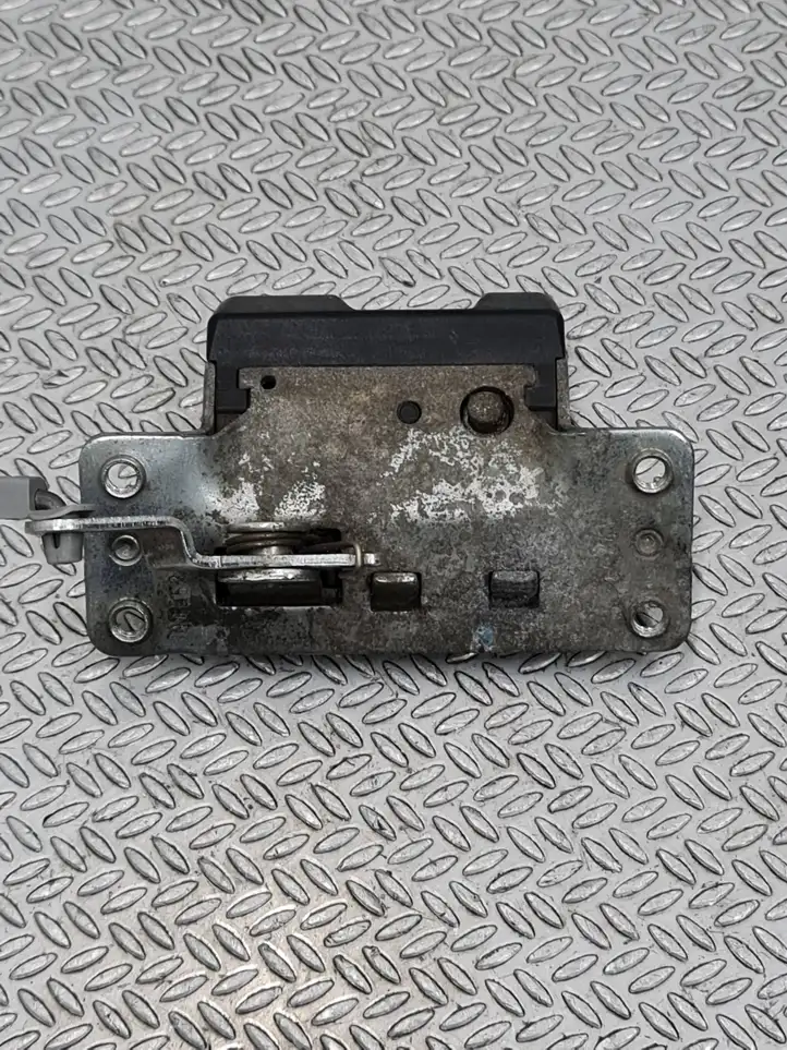 Opel Meriva A (2002 - 2006) 90563999 Замок крышки багажника — фото 2