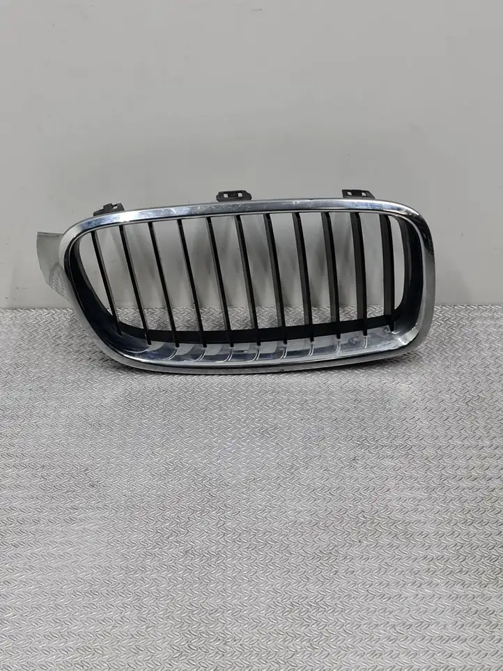 BMW 3 F30 F35 F31 (2012 - 2018) 7263482 Передняя решетка — фото 1