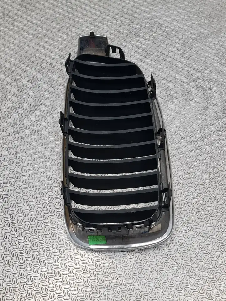 BMW 3 F30 F35 F31 (2012 - 2018) 7263482 Передняя решетка — фото 3