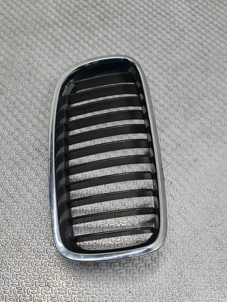 BMW 3 F30 F35 F31 (2012 - 2018) 7263482 Передняя решетка — фото 4