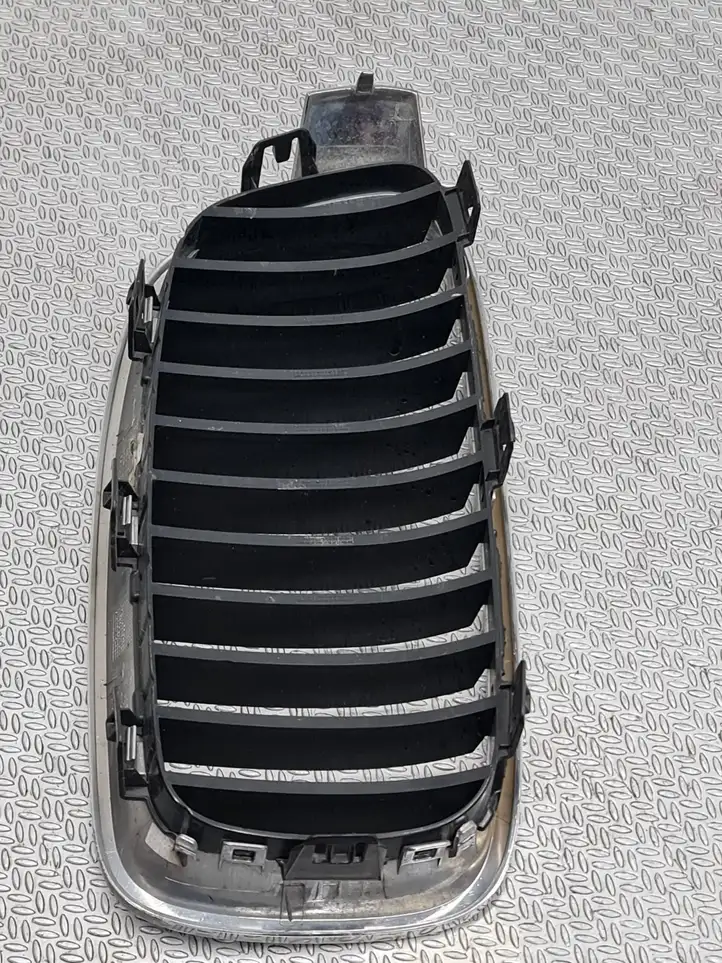 BMW 3 F30 F35 F31 (2012 - 2018) 7263479 Передняя решетка — фото 3
