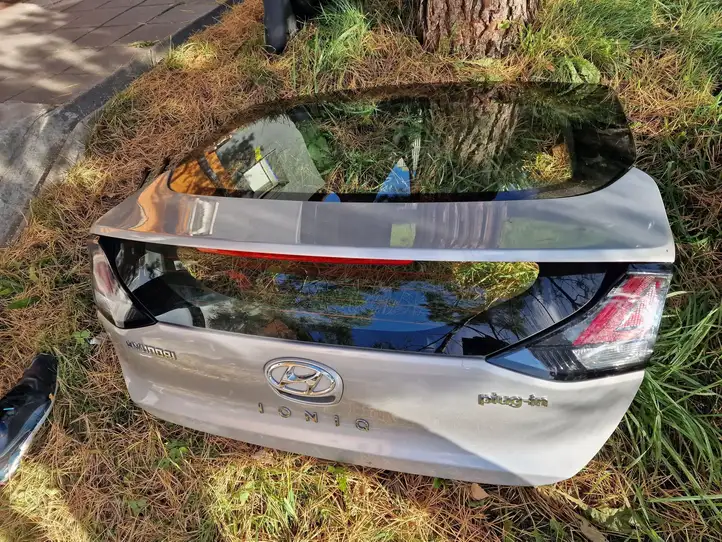 Hyundai Ioniq (2016 - ) 73700G2000 Крышка багажника — фото 1