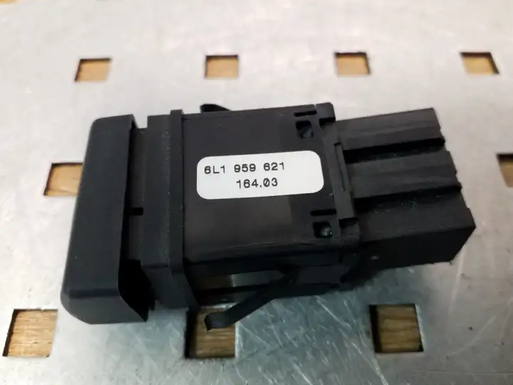 Seat Ibiza III (6L) (2002 - 2008) 6L1959621 Кнопка обогрева стекла — фото 2