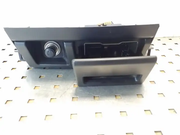 Toyota Land Cruiser (J120) (2002 - 2009) 1A421015G Передняя пепельница — фото 1