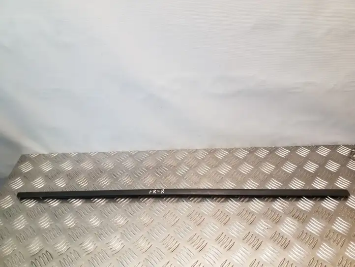 Saab 9-5 (1998 - 2005) Накладка стекла передней двери — фото 1