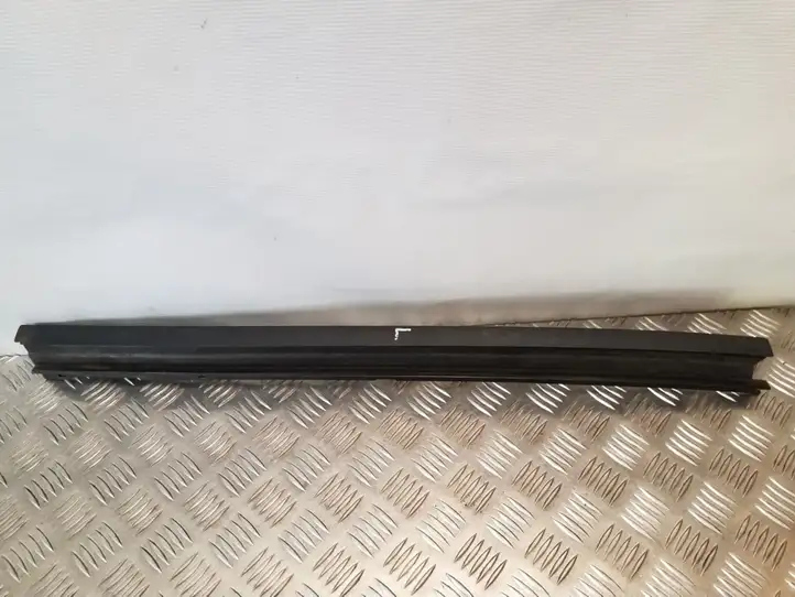 Jeep Grand Cherokee (WK) (2004 - 2010) 55394513AB Накладка стоек лобового стекла — фото 1