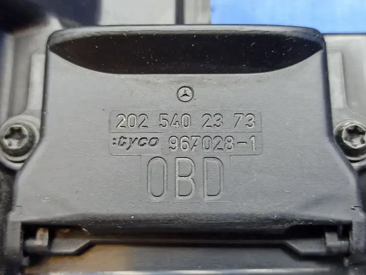 Mercedes-Benz E W211 (2002 - 2009) 2116800939 Нижняя отделка панели приборов — фото 4