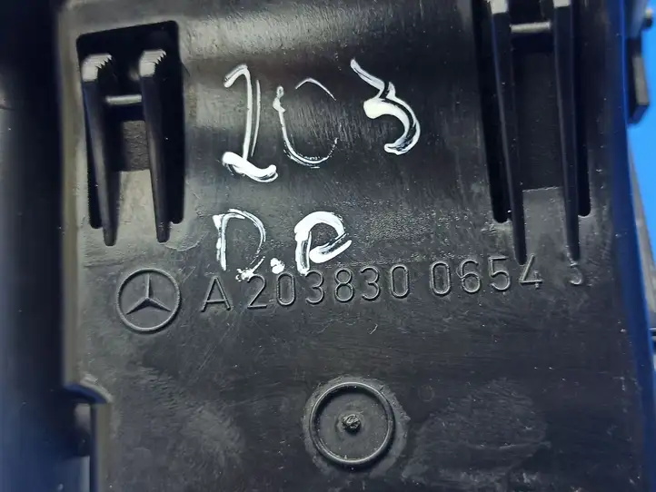 Mercedes-Benz C W203 (2000 - 2007) A2038300654 Боковой воздушный дефлектор — фото 7