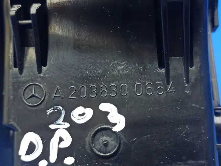 Mercedes-Benz C W203 (2000 - 2007) A2038300654 Боковой воздушный дефлектор — фото 7