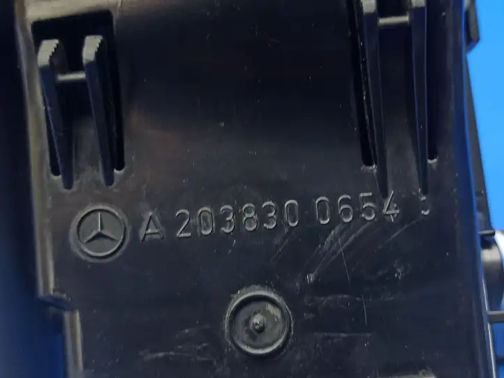 Mercedes-Benz C W203 (2000 - 2007) A2038300654 Боковой воздушный дефлектор — фото 3