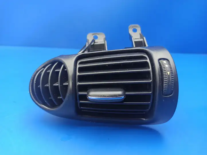 Mercedes-Benz C W203 (2000 - 2007) A2038300654 Боковой воздушный дефлектор — фото 1