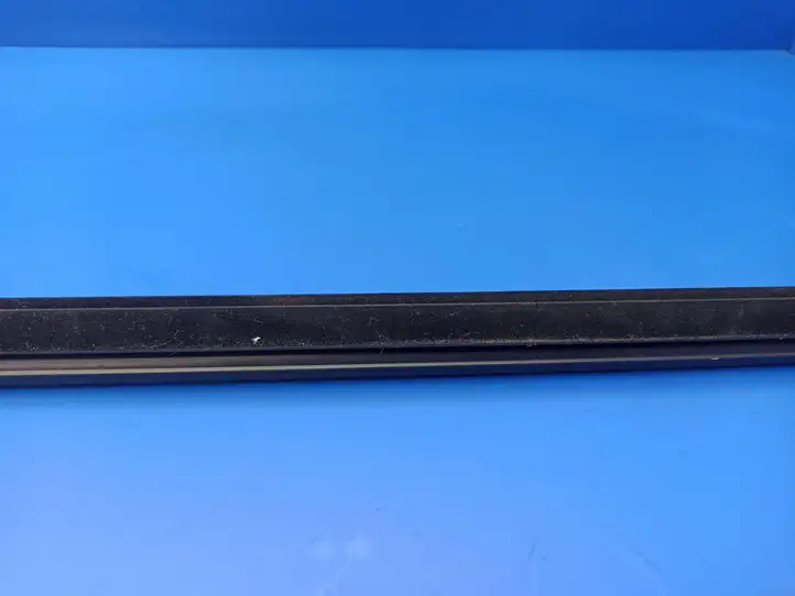 Mercedes-Benz E W211 (2002 - 2009) A2117250165 Накладка стекла передней двери — фото 3