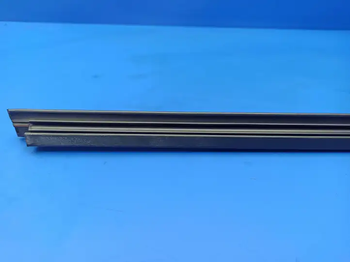 Mercedes-Benz E W211 (2002 - 2009) A2117250165 Накладка стекла передней двери — фото 11