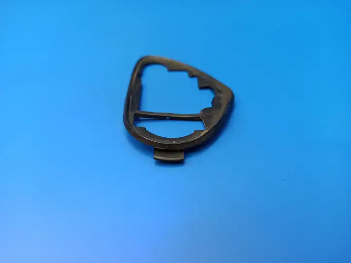 Mercedes-Benz C W203 (2000 - 2007) Крепление наружной ручки передней двери — фото 5