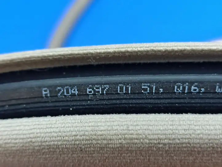 Mercedes-Benz C W204 (2007 - 2014) A2046970151 Уплотнитель кузова — фото 3