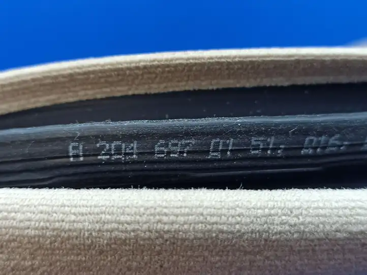 Mercedes-Benz C W204 (2007 - 2014) A2046970151 Уплотнитель кузова — фото 3
