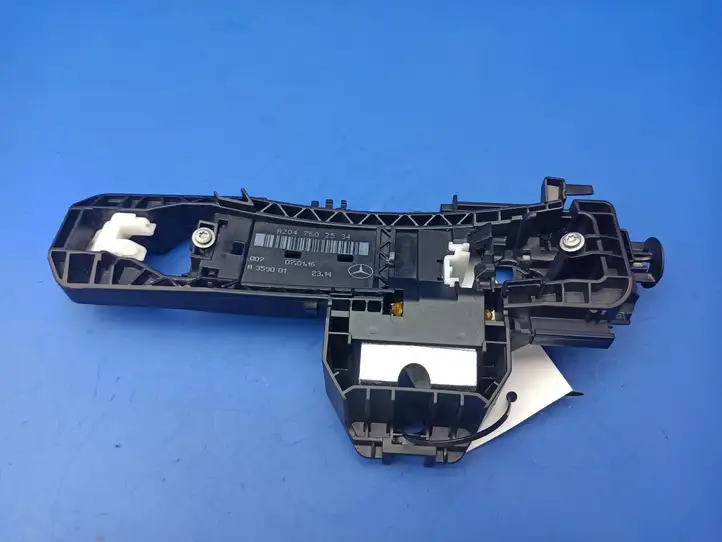 Mercedes-Benz CLS C218,X218 (2011 - 2017) A2047602534 Крепление наружной ручки передней двери — фото 1
