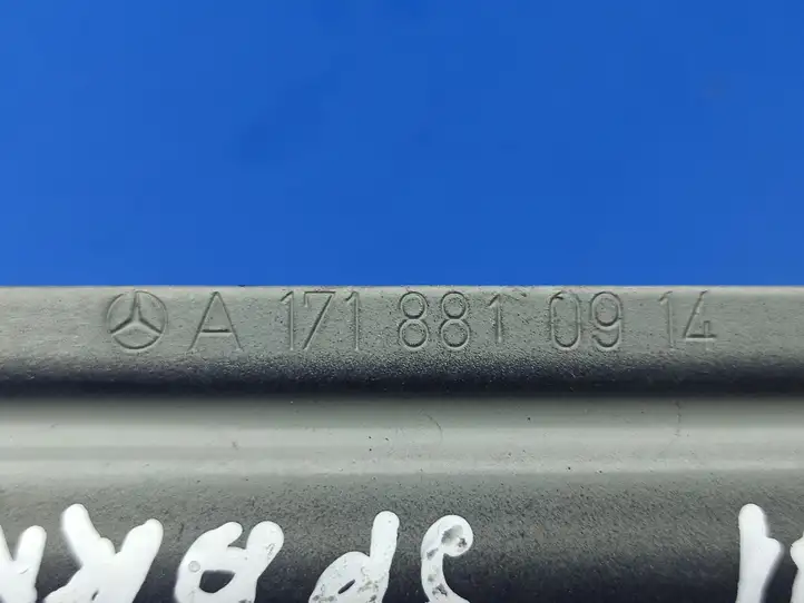 Mercedes-Benz SLK R171 (2005 - 2011) A1718810914 Крепление крыла — фото 3