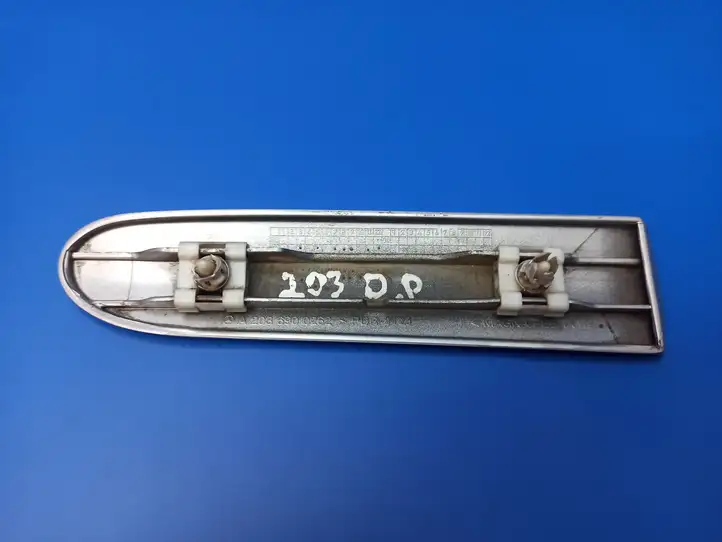 Mercedes-Benz C W203 (2000 - 2007) A2036900262 Молдинг крыла — фото 8