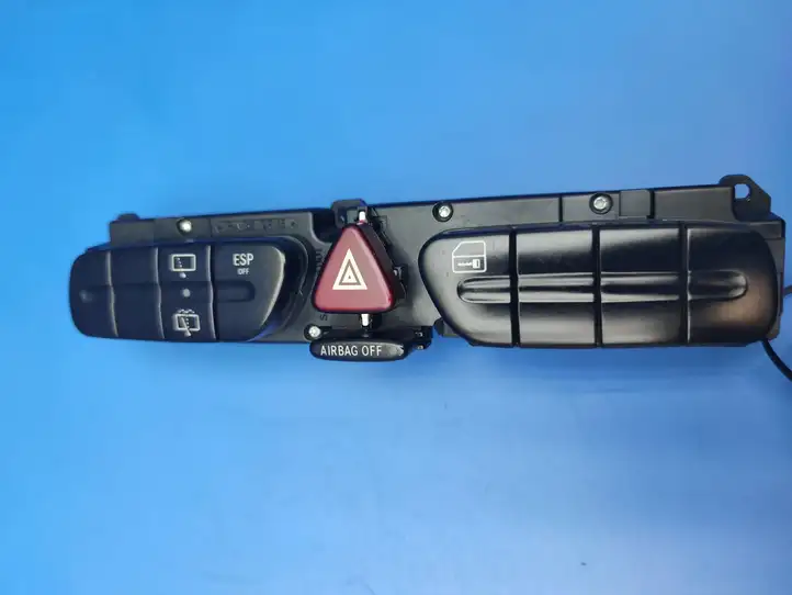 Mercedes-Benz C W203 (2000 - 2007) 2038210551 Другие включатели / ручки/ переключатели — фото 12