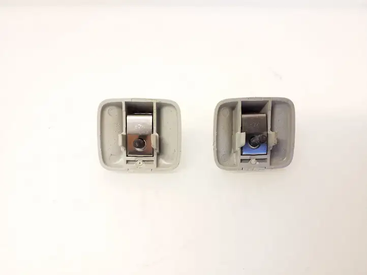Volkswagen Jetta VI (2011 - 2018) Крепление солнцезащитного козырька — фото 3